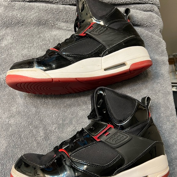 Men’s Jordan shoes - Picture 7 of 9